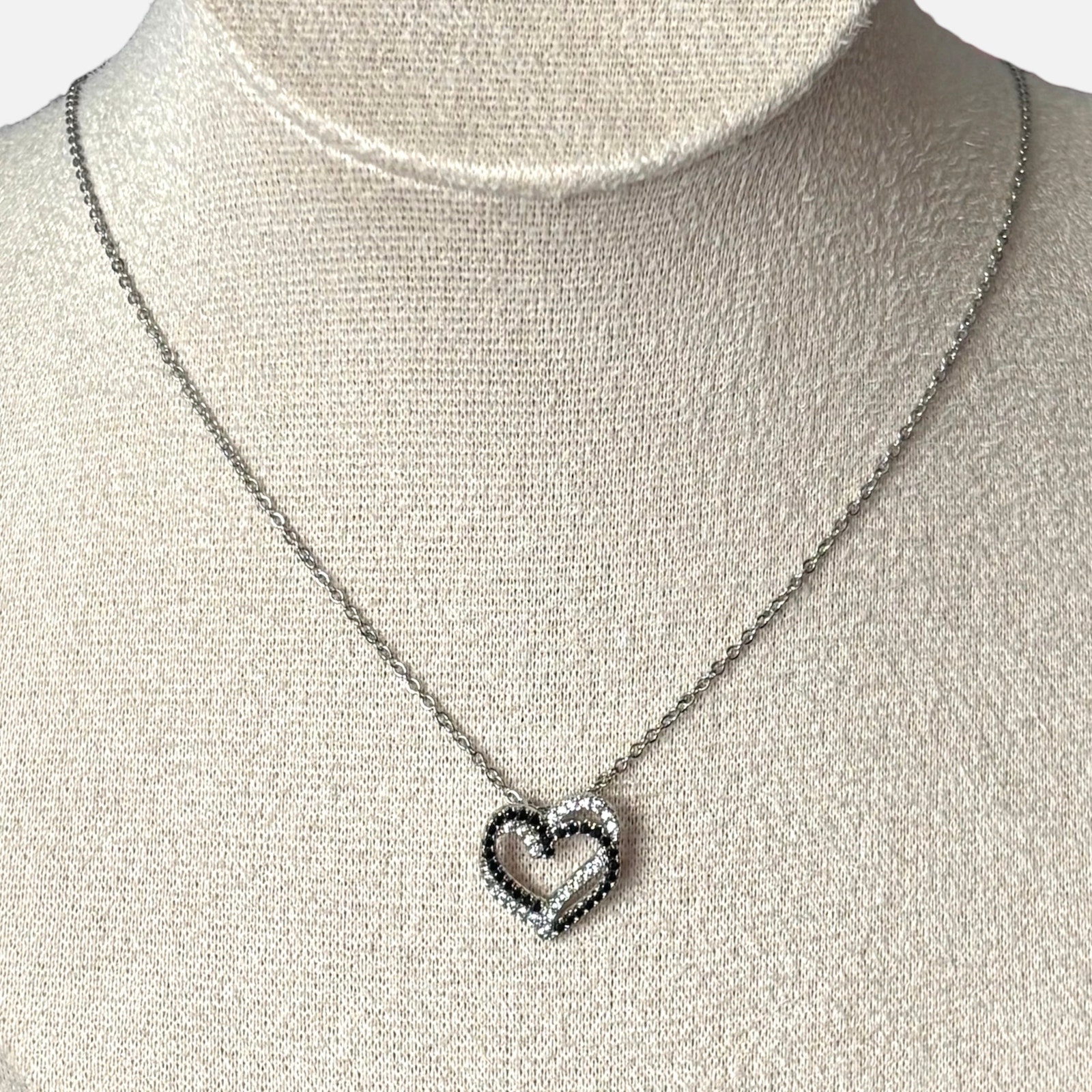 Black White Heart Stone Necklace 30$